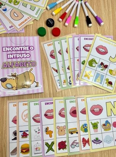 Encontre o Intruso Alfabeto